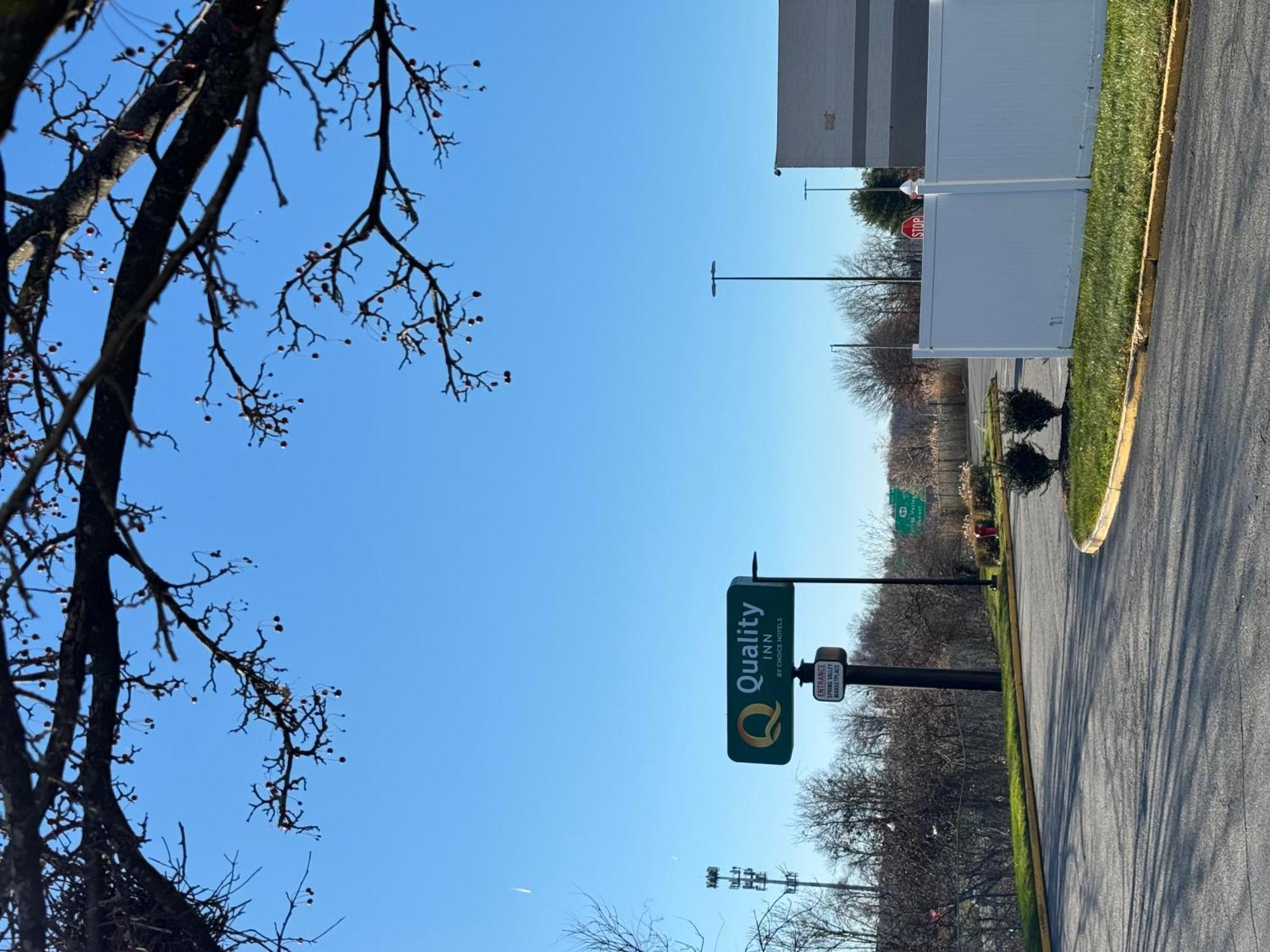 Quality Inn Spring Valley - Nanuet Buitenkant foto