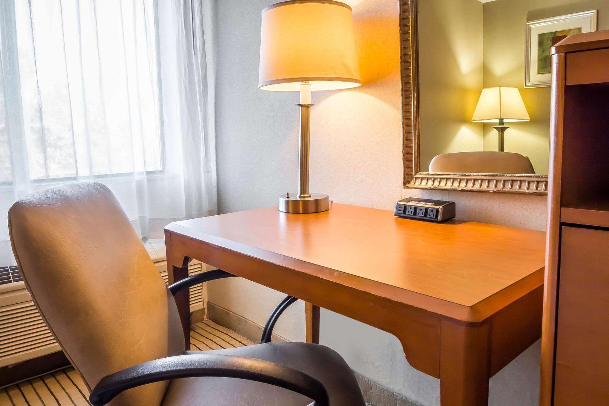 Quality Inn Spring Valley - Nanuet Buitenkant foto
