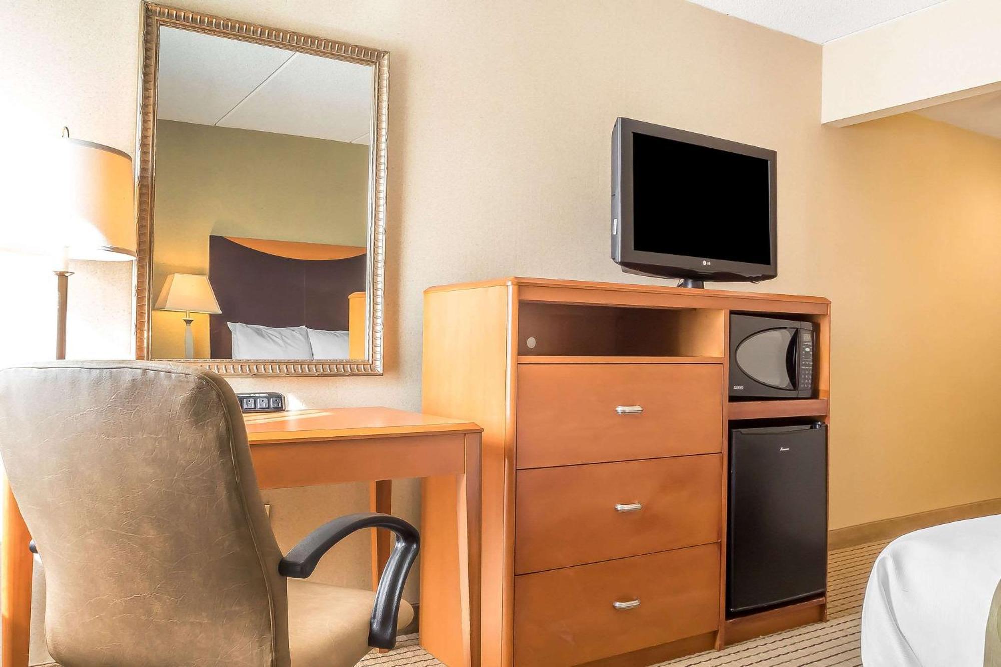 Quality Inn Spring Valley - Nanuet Buitenkant foto