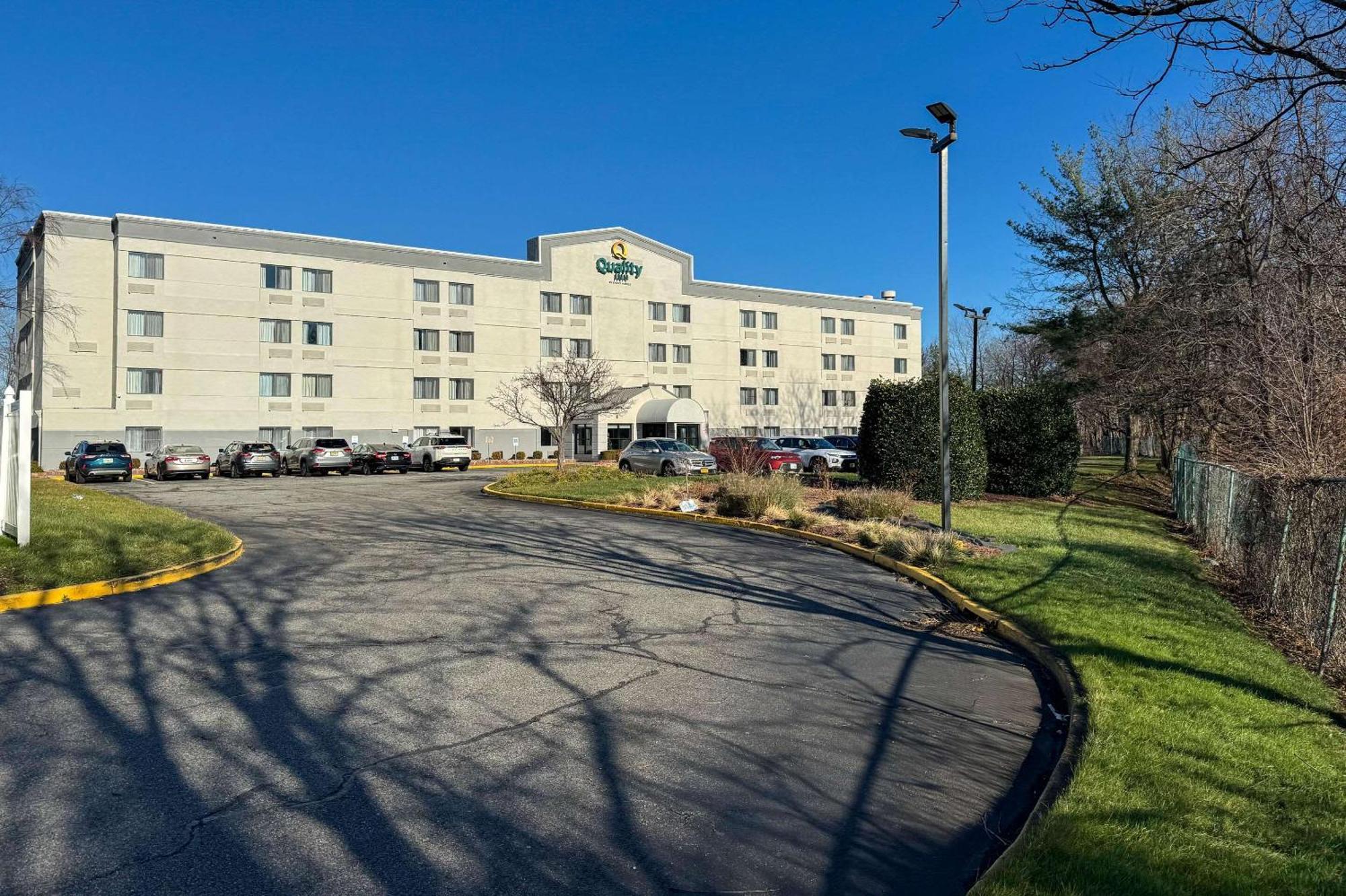 Quality Inn Spring Valley - Nanuet Buitenkant foto